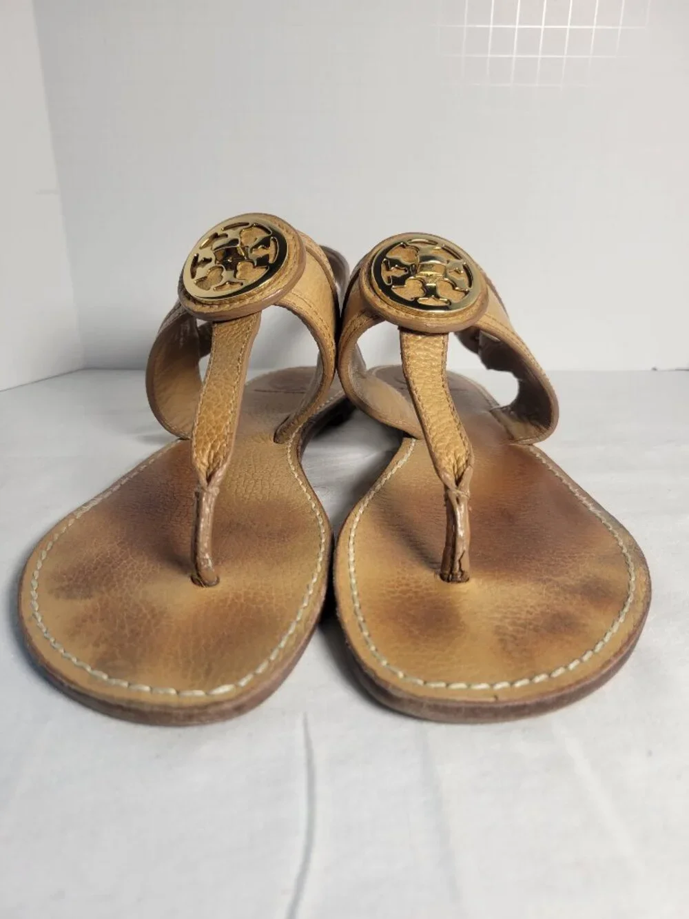 Tory Burch T Logo Leather Thong Sandals Tan Gold Women's Size 9